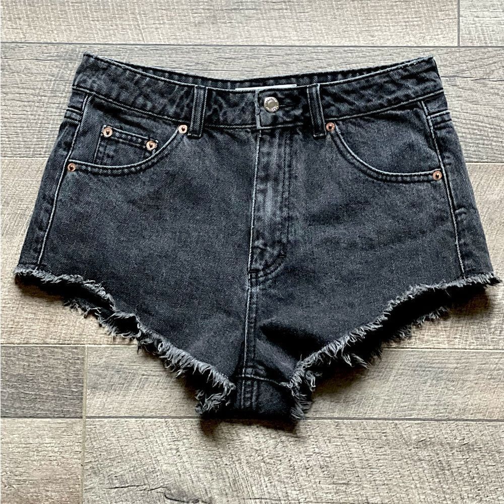 Topshop “KIRI” High-Rise, Distressed, Frayed, Black Jean Shorts. Size 10.